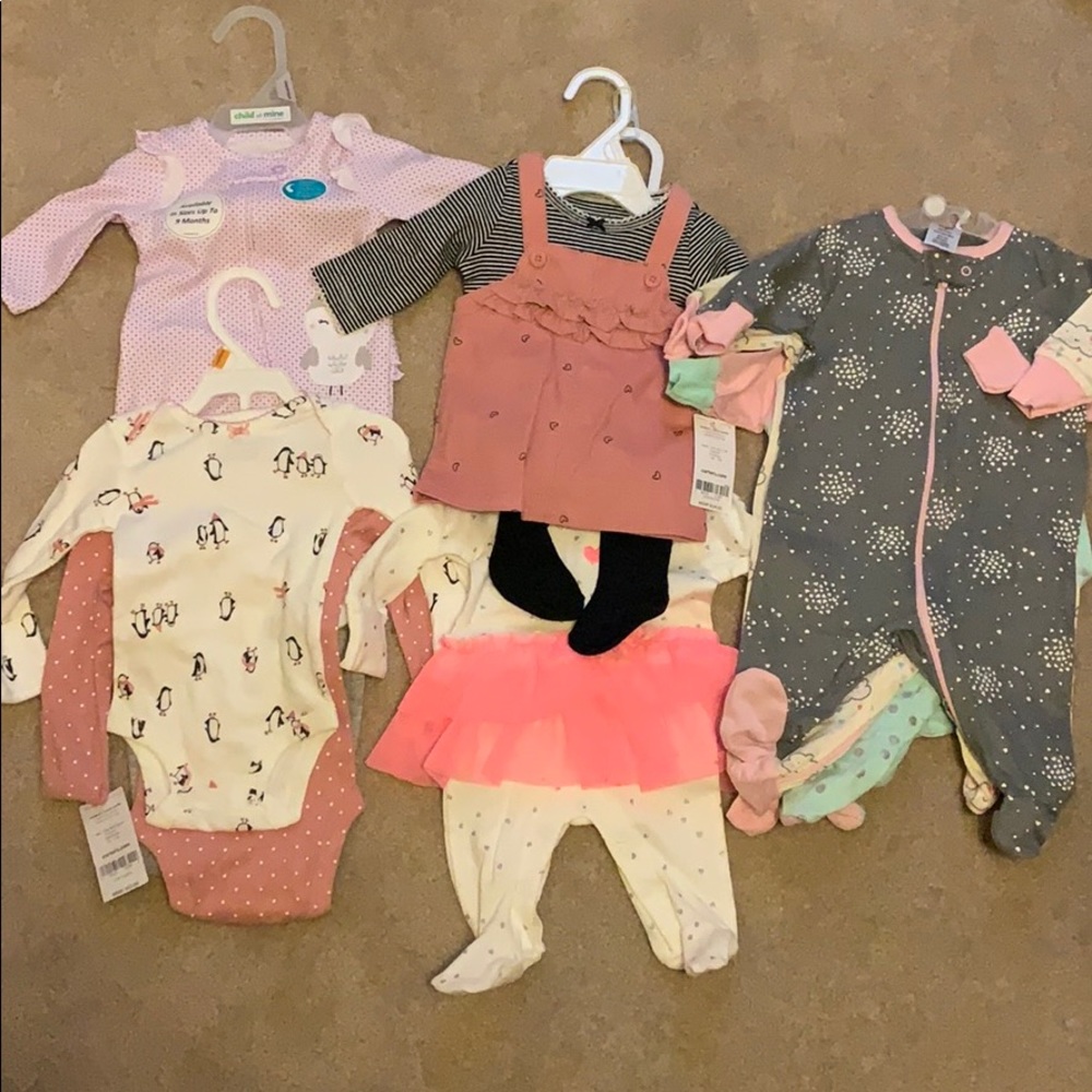 Lot of 5 brand new outfits newborn size